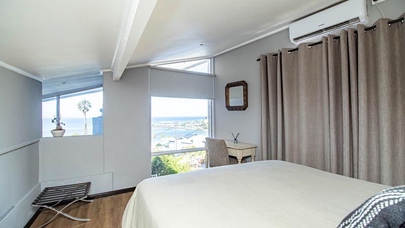 4 Bedroom Property for Sale in Santos Bay Western Cape